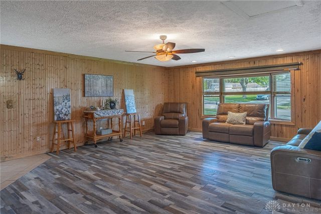 7718 Redbank Lane, Huber Heights, OH 45424