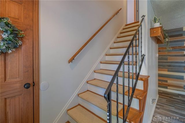 7718 Redbank Lane, Huber Heights, OH 45424