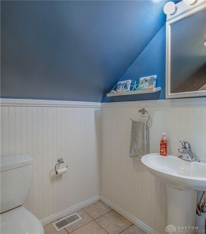 7718 Redbank Lane, Huber Heights, OH 45424