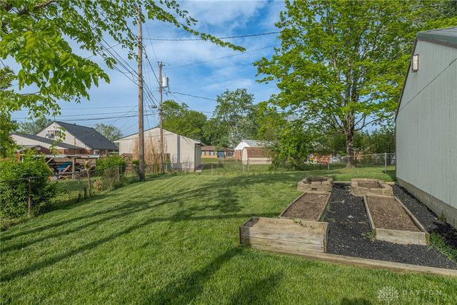 7718 Redbank Lane, Huber Heights, OH 45424