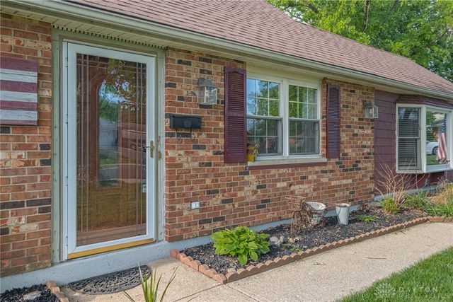 7718 Redbank Lane, Huber Heights, OH 45424