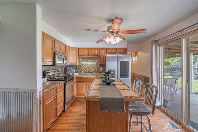 7718 Redbank Lane, Huber Heights, OH 45424