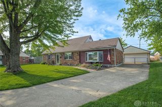 7718 Redbank Lane, Huber Heights, OH 45424