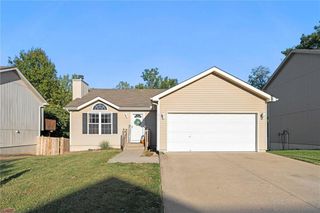 411 N Queen Ridge Avenue, Independence, MO 64056