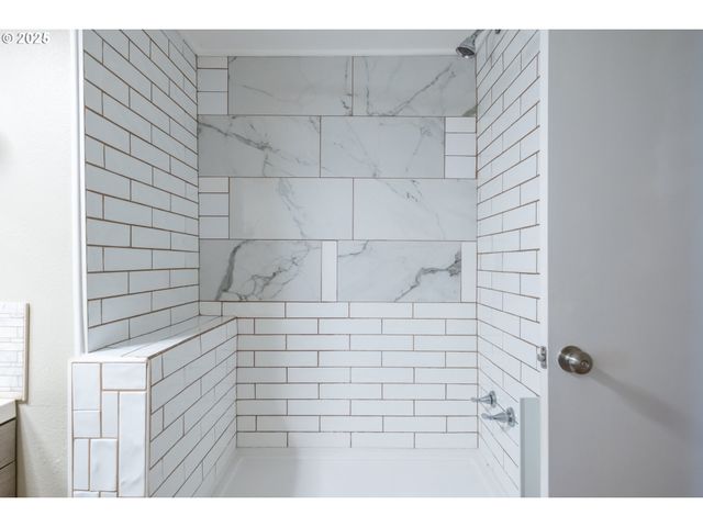 17640 Sw DECLARATION Way, Beaverton, OR 97006