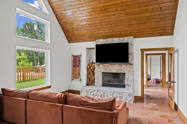 122 Mokolii CT, Bastrop, TX 78602
