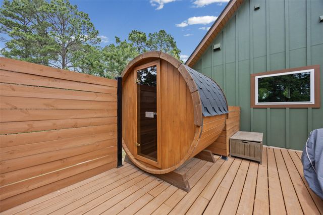 122 Mokolii CT, Bastrop, TX 78602
