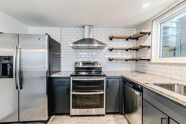 10010 Knoboak Drive 33, Houston, TX 77080