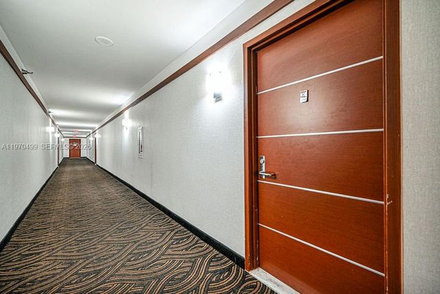 3300 NE 191st St LP03, Aventura, FL 33180