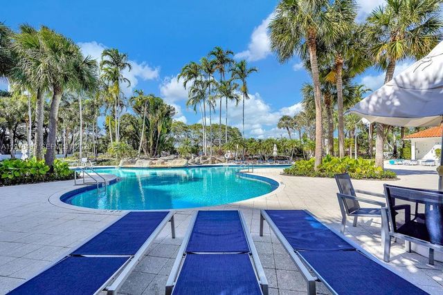 3300 NE 191st St LP03, Aventura, FL 33180