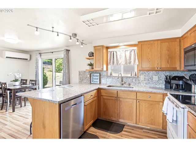 88231 RICHMOND St, Eugene, OR 97402