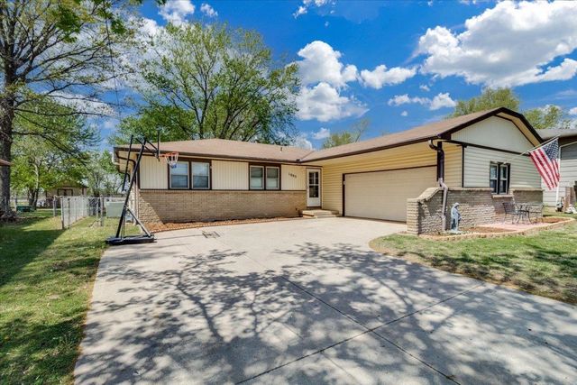 1005 N 1st Ave, Mulvane, KS 67110