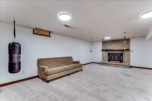 1005 N 1st Ave, Mulvane, KS 67110