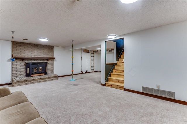 1005 N 1st Ave, Mulvane, KS 67110