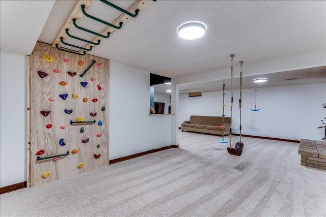 1005 N 1st Ave, Mulvane, KS 67110