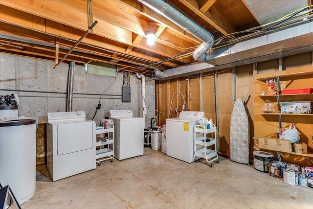 1005 N 1st Ave, Mulvane, KS 67110