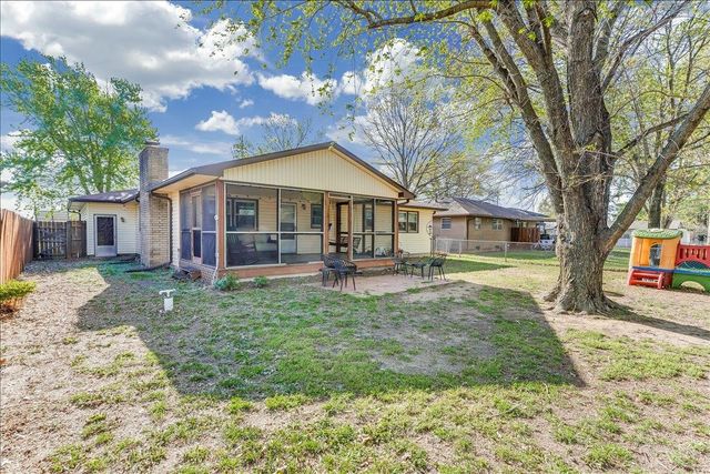 1005 N 1st Ave, Mulvane, KS 67110