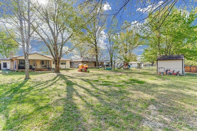 1005 N 1st Ave, Mulvane, KS 67110