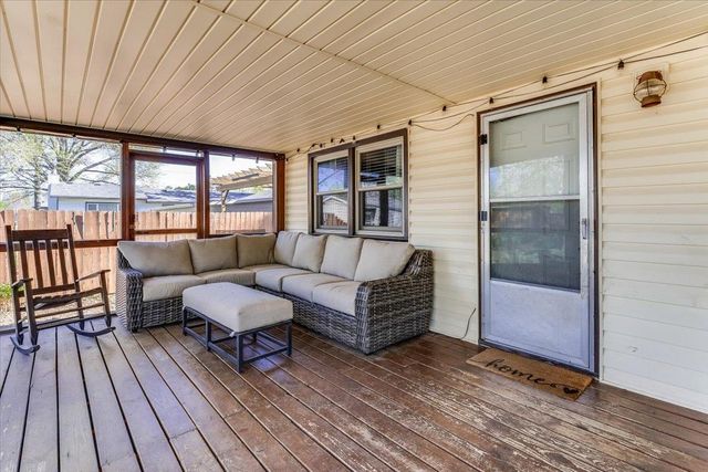 1005 N 1st Ave, Mulvane, KS 67110