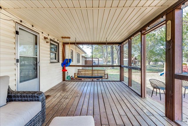 1005 N 1st Ave, Mulvane, KS 67110