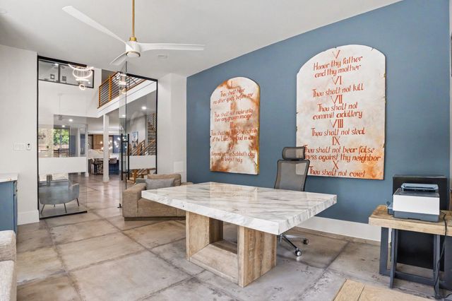 511 S Bluegrove Road, Lancaster, TX 75146