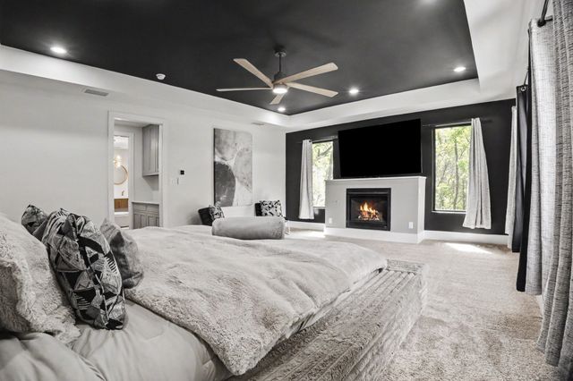511 S Bluegrove Road, Lancaster, TX 75146
