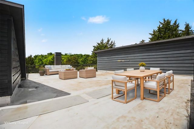 511 S Bluegrove Road, Lancaster, TX 75146