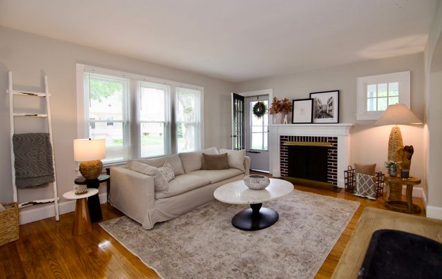 25 Webber St, Springfield, MA 01108