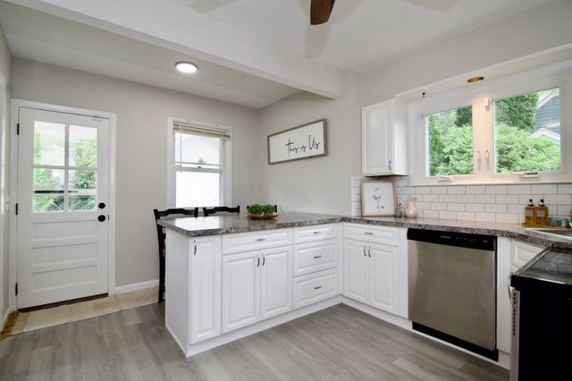 25 Webber St, Springfield, MA 01108