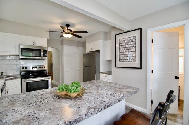 25 Webber St, Springfield, MA 01108