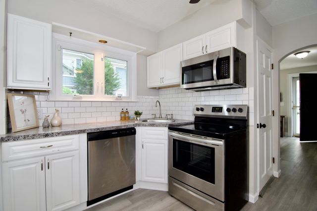 25 Webber St, Springfield, MA 01108