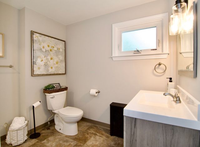 25 Webber St, Springfield, MA 01108