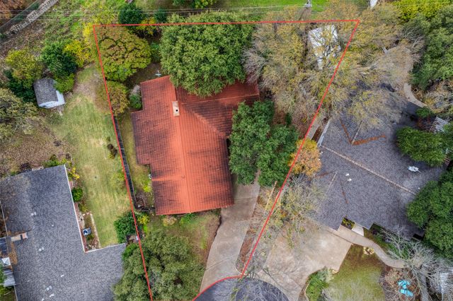 8516 La Jolla Court, Benbrook, TX 76116