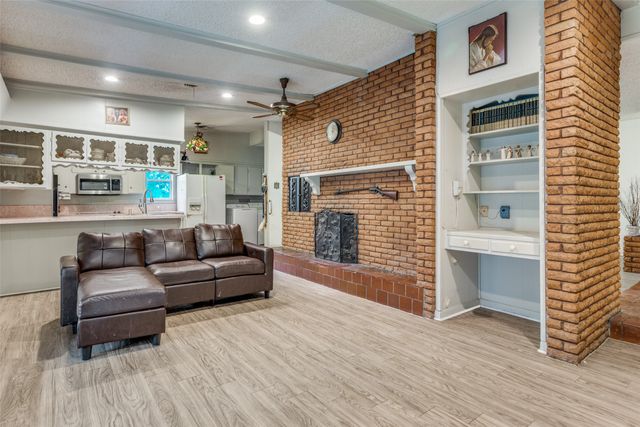 8516 La Jolla Court, Benbrook, TX 76116