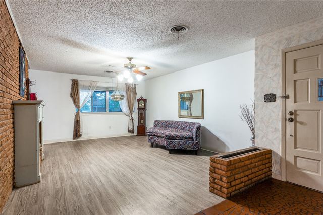 8516 La Jolla Court, Benbrook, TX 76116