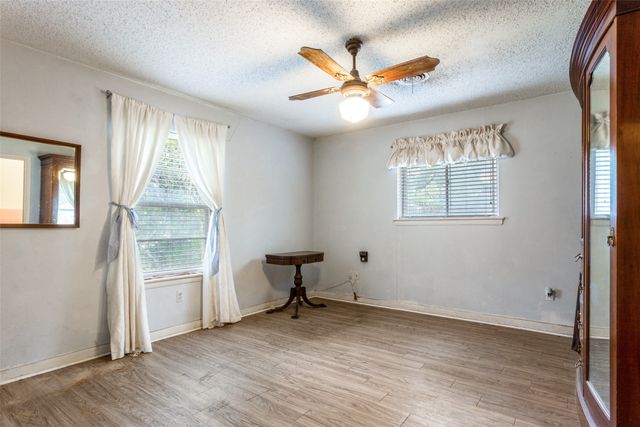 8516 La Jolla Court, Benbrook, TX 76116