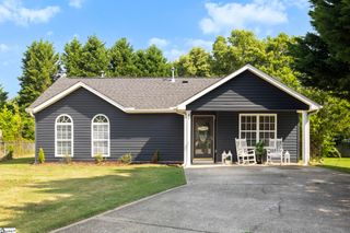 204 Dexter Bend Court, Fountain Inn, SC 29644