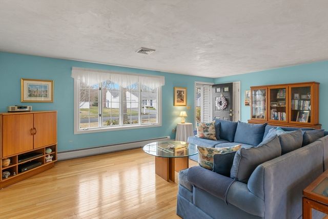 37 Ansel Howland Road, Barnstable, MA 02632