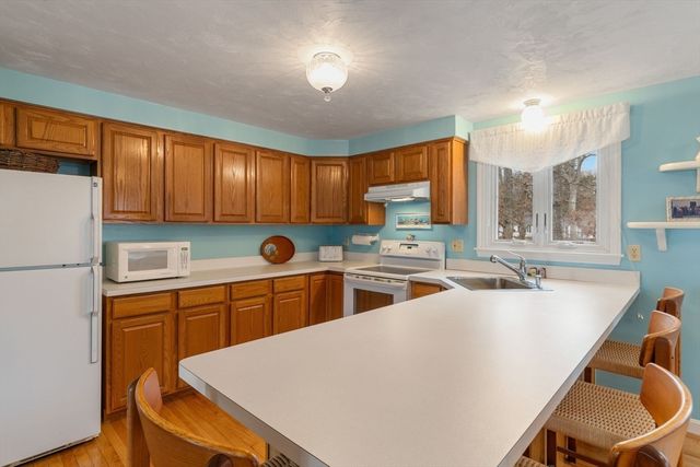 37 Ansel Howland Road, Barnstable, MA 02632