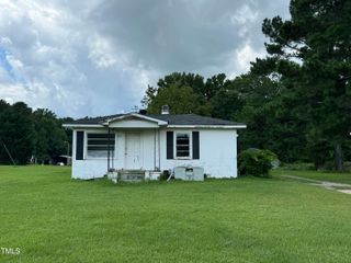 852 Old Stage S Road, Erwin, NC 28339
