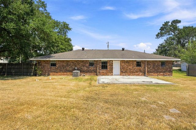 402 Broussard Lane, Lake Charles, LA 70607