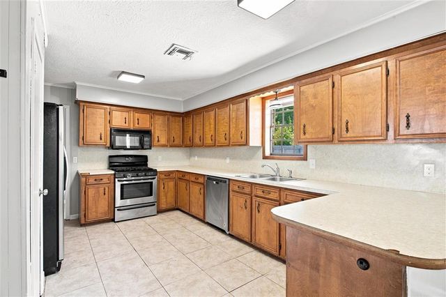 402 Broussard Lane, Lake Charles, LA 70607