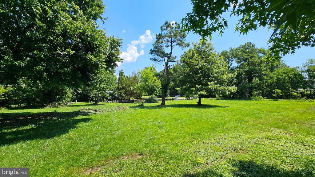 Image 12 of property listing at 1110 CHERRY POINT RD, West River, MD 20778