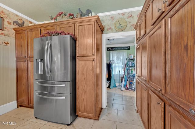 8712 Highway 19-E, Roan Mountain, TN 37687