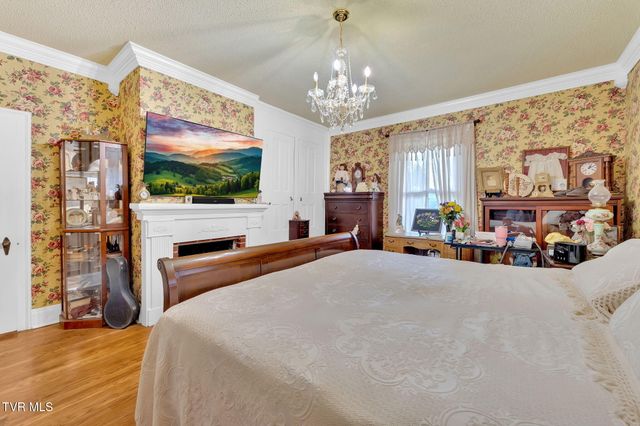 8712 Highway 19-E, Roan Mountain, TN 37687