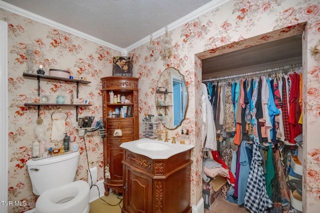 8712 Highway 19-E, Roan Mountain, TN 37687