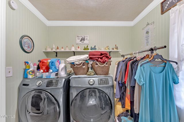 8712 Highway 19-E, Roan Mountain, TN 37687