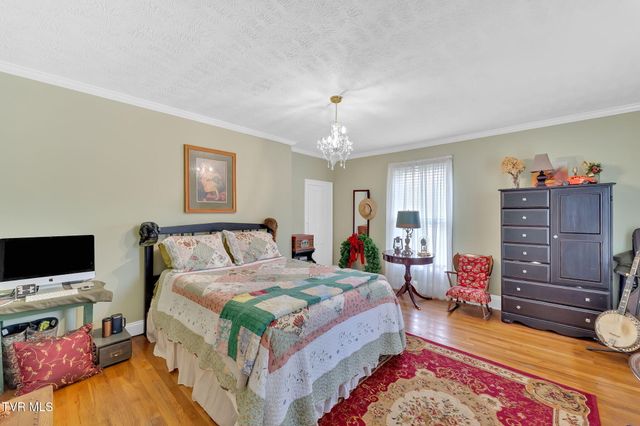 8712 Highway 19-E, Roan Mountain, TN 37687