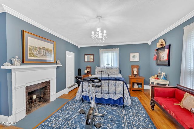 8712 Highway 19-E, Roan Mountain, TN 37687