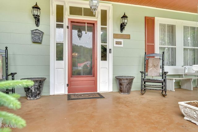 8712 Highway 19-E, Roan Mountain, TN 37687